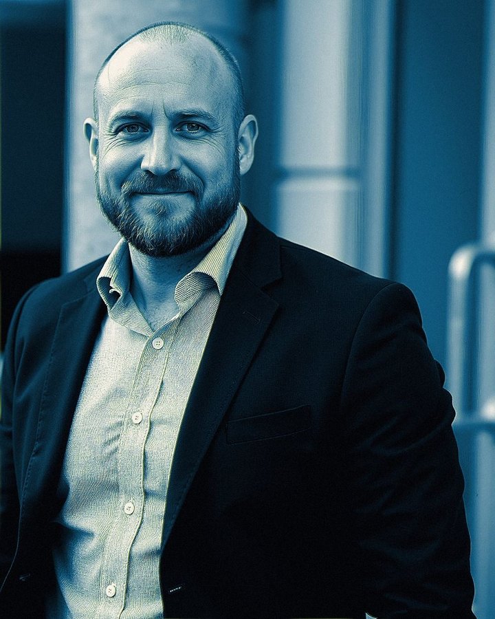 Chris C. Welch